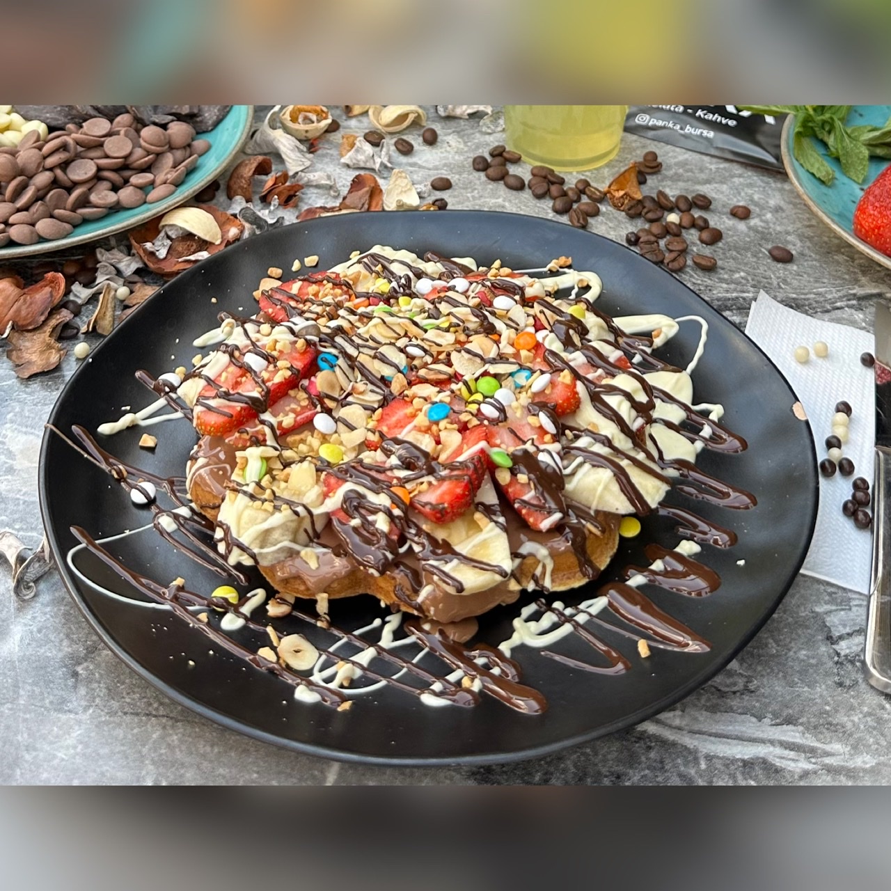 <p>Karışık Waffle</p>
