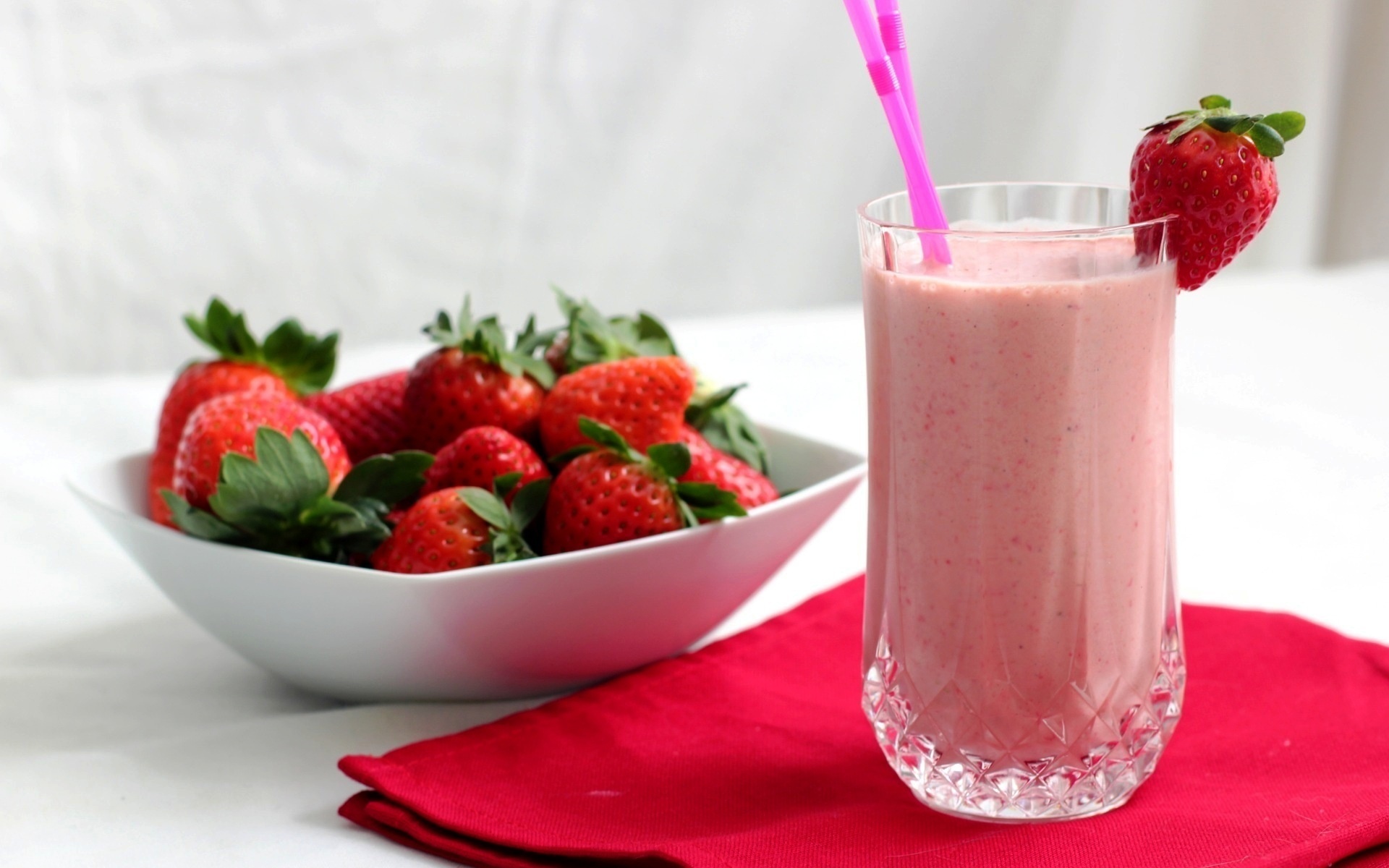 ÇİLEK FRAPPE